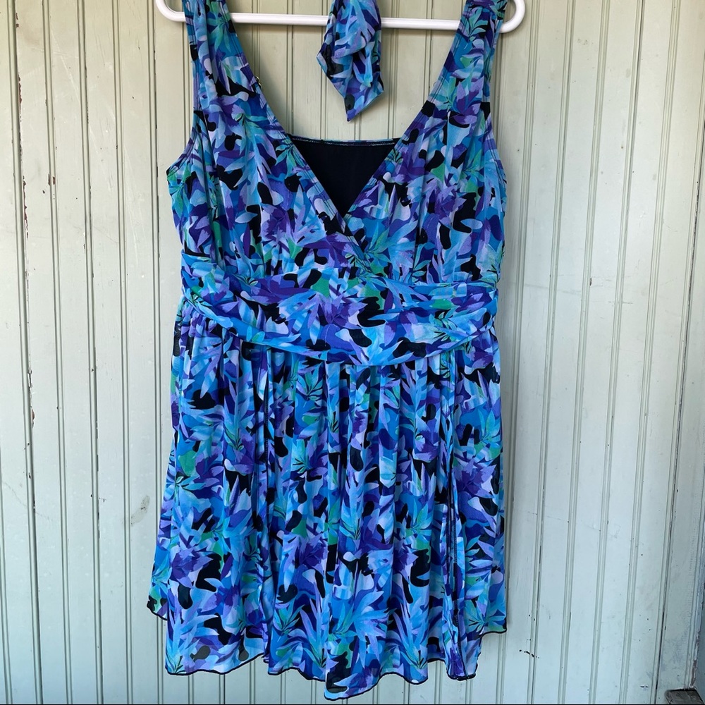 fit4u swimsuit.  20W.